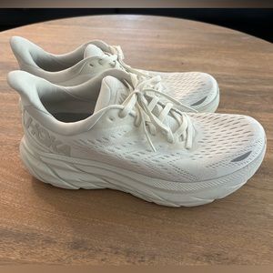 HOKA W Clifton 8